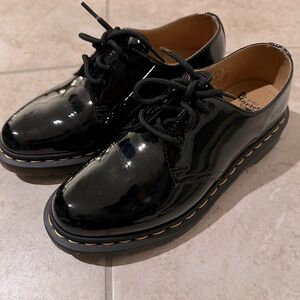 Dr. Martens Women's 1461 W Oxford,Black Patent Leather size 5 UK/7 M US